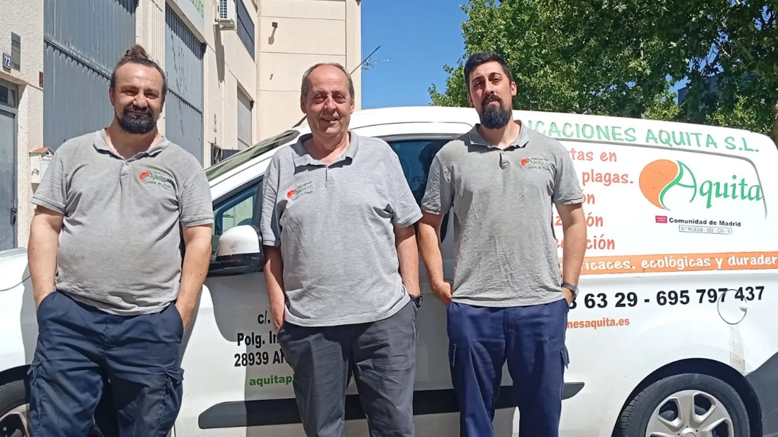 Furgoneta y técnico de Aquita en el sur de Madrid